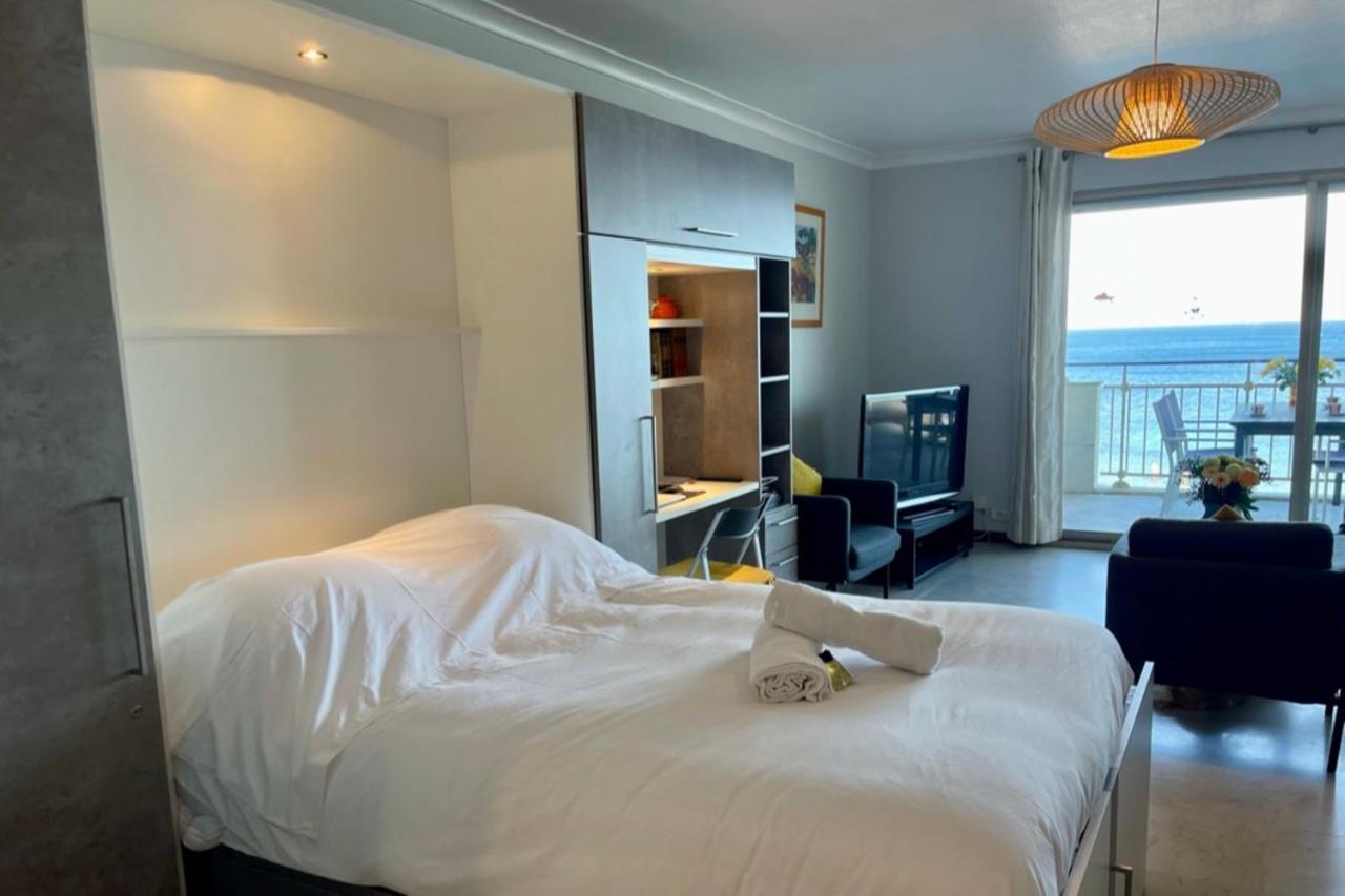 Seafront One Bedroom With A Terrasse Swimming Pool And A Parking * Antibes