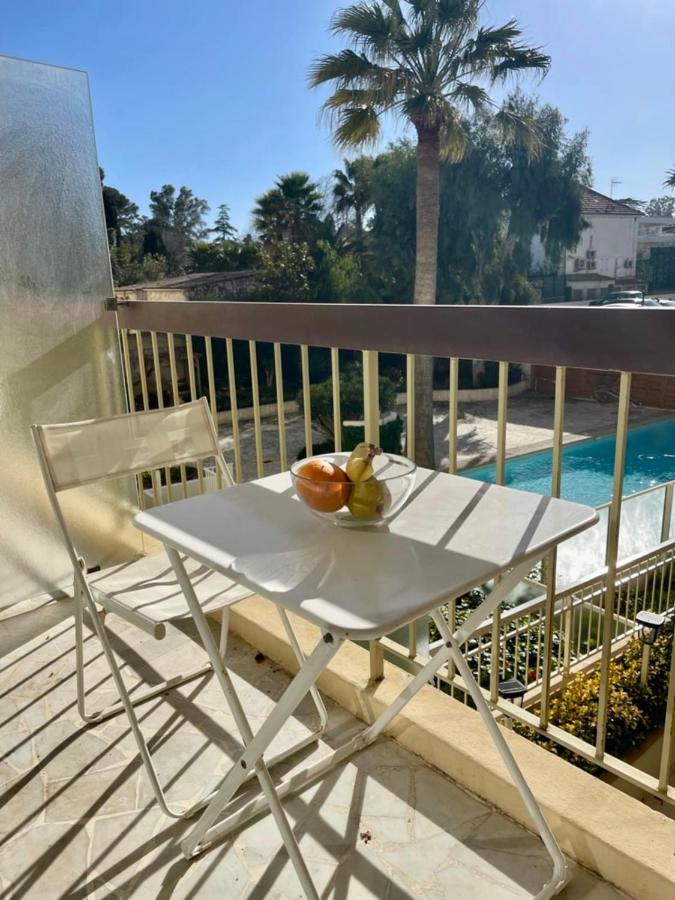 Seafront One Bedroom With A Terrasse Swimming Pool And A Parking