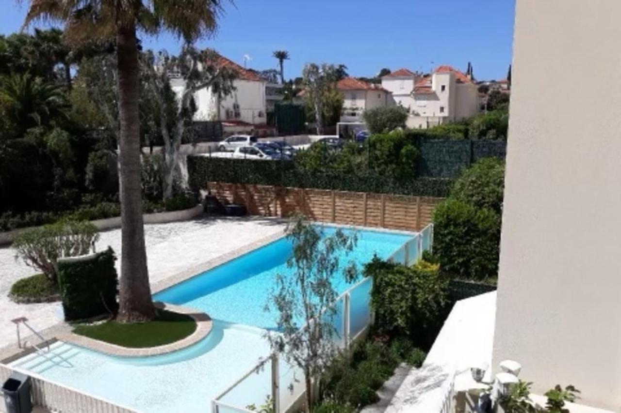 Ferienhaus Seafront One Bedroom With A Terrasse Swimming Pool And A Parking Antibes