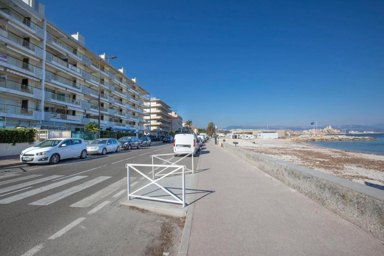 Seafront One Bedroom With A Terrasse Swimming Pool And A Parking
