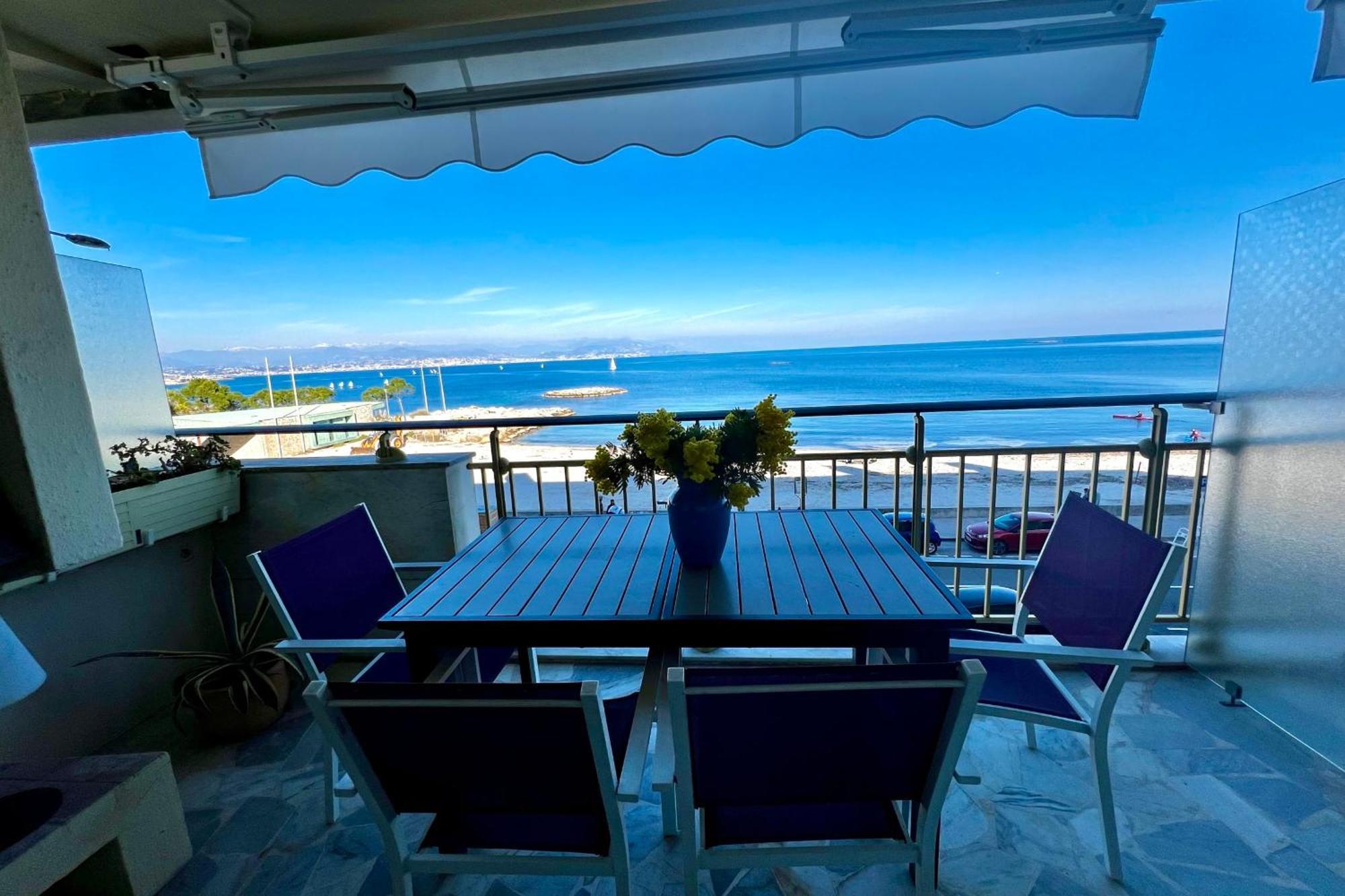 Seafront One Bedroom With A Terrasse Swimming Pool And A Parking Ferienhaus Antibes
